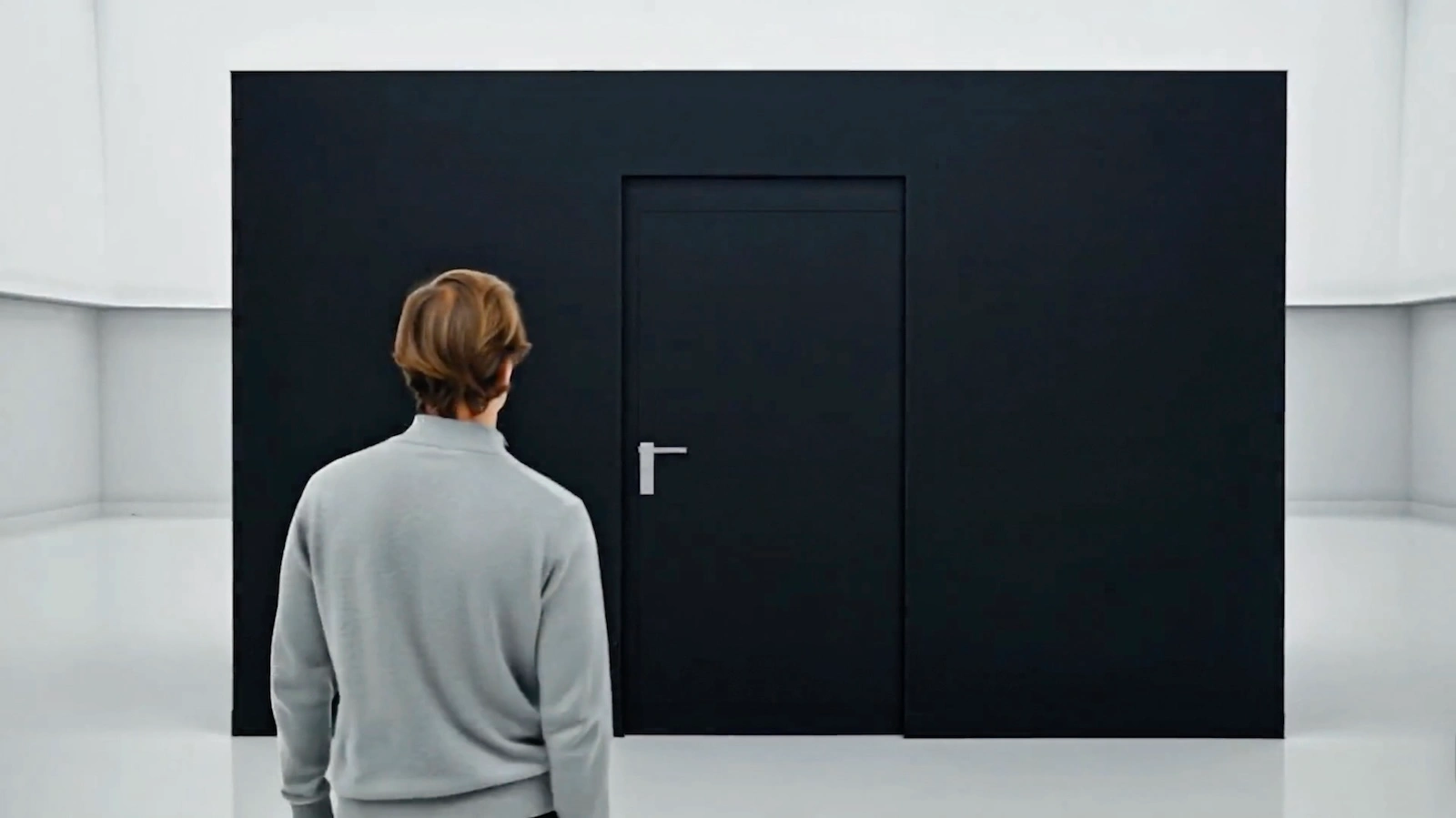 Video thumbnail - Viktor entering the Black Box